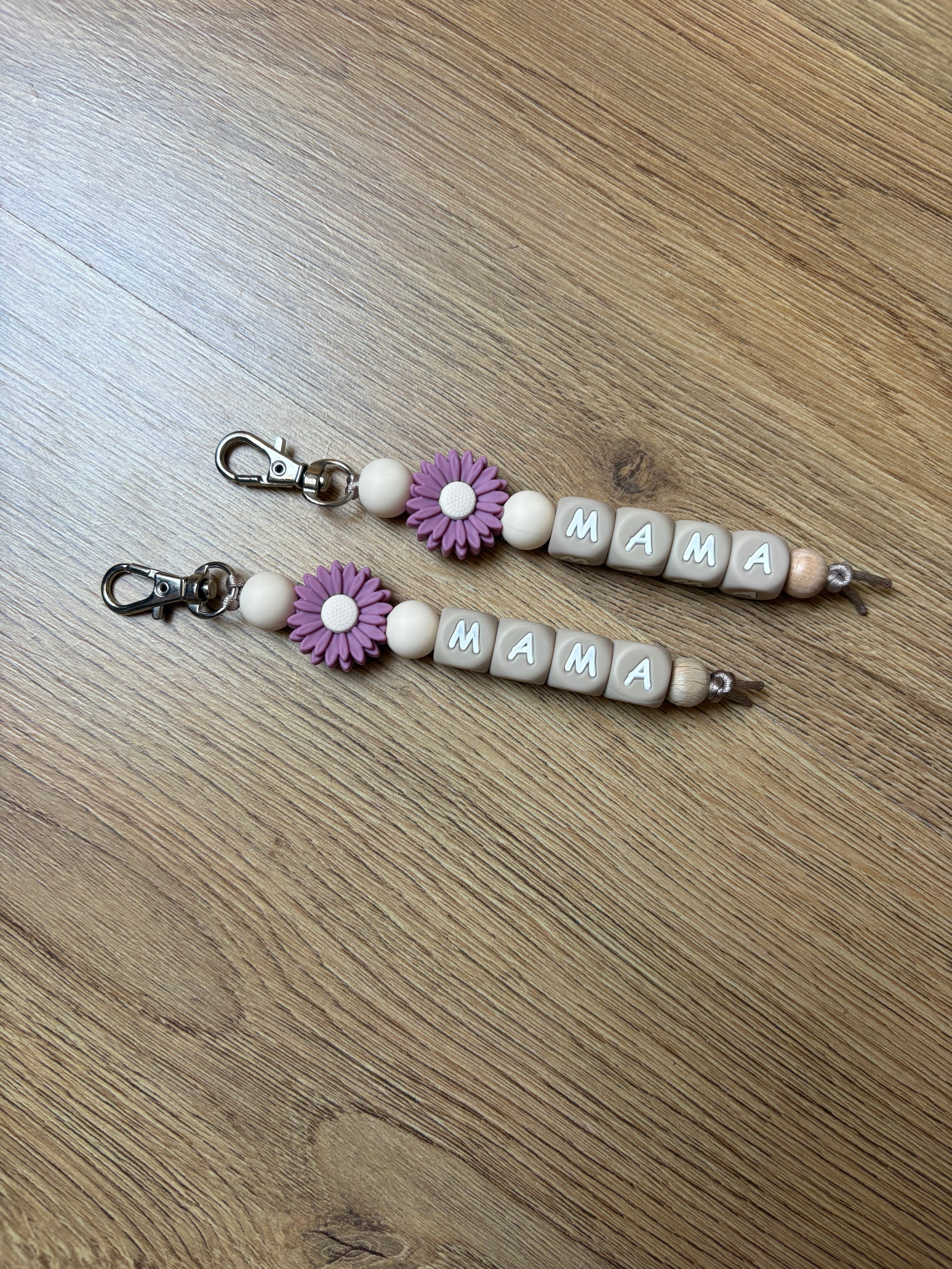 Sleutelhanger MAMA - PAARSE BLOEM