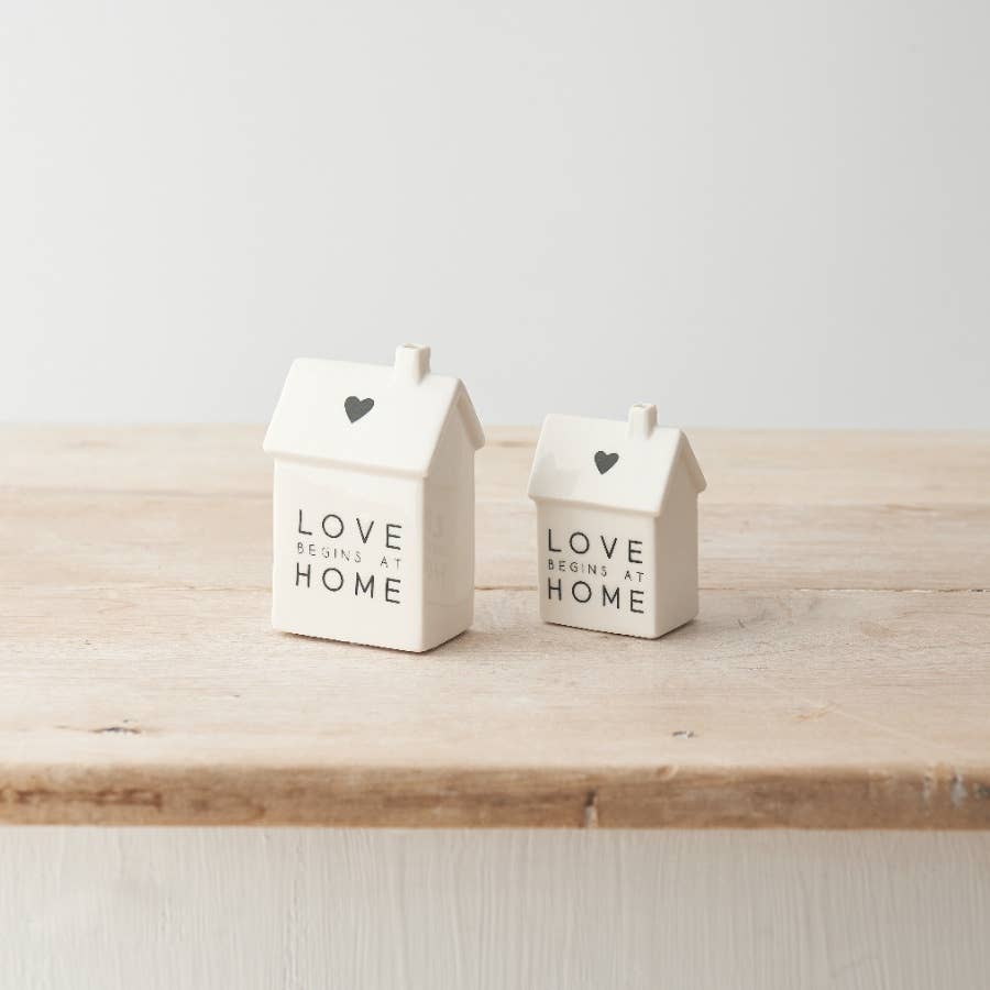 Porseleinen huisdecoratie 'Love Begins At Home'