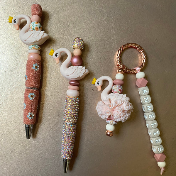 Sleutelhanger met naam - ZWAANTJES - 3 Kleuren