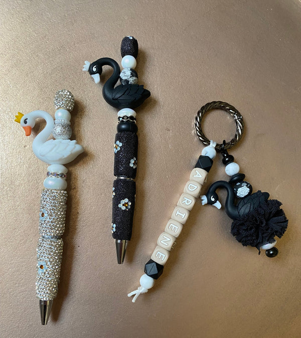 Sleutelhanger met naam - ZWAANTJES - 3 Kleuren