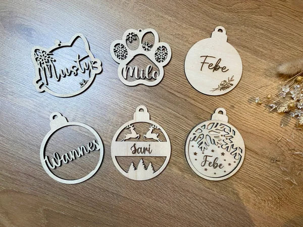 Houten kerstbal gepersonaliseerd