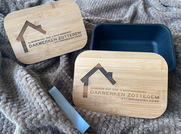 Brooddoos gegraveerd — ZWART